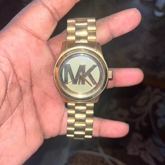 Micheal kors watch - Picture 1 of 3